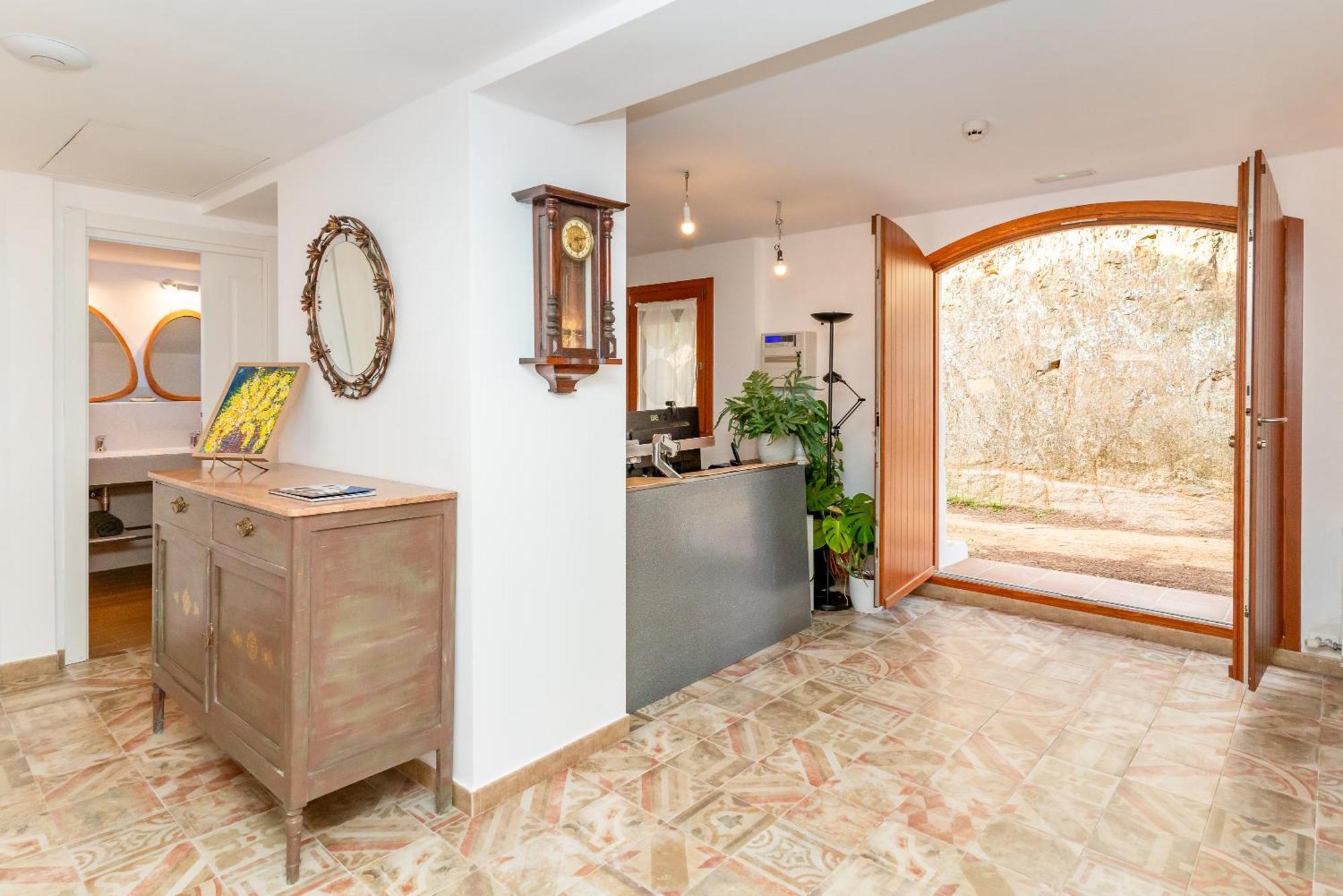 Apartment La Terraza - Grosszuegiges In Katalanischer Masia